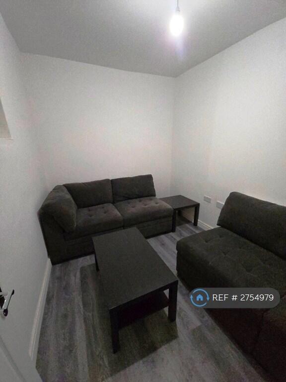 1 bedroom house share for rent