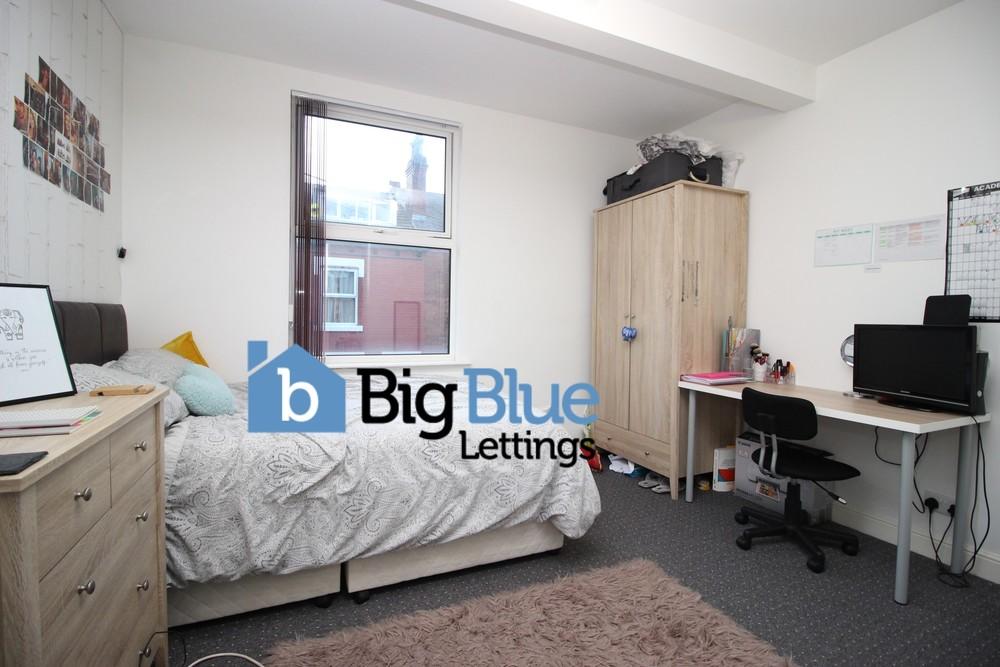 House in Leeds, West Yorkshire - View 5