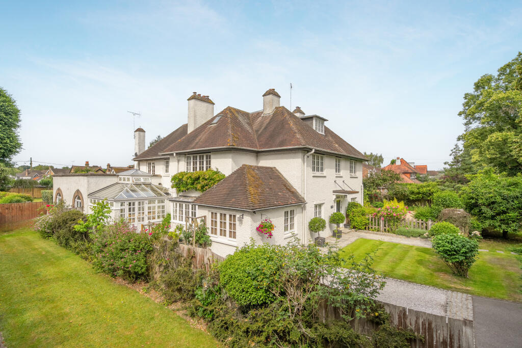 5-bed house on Links Road, Flackwell Heath,  Buckinghamshire, £1,299,500