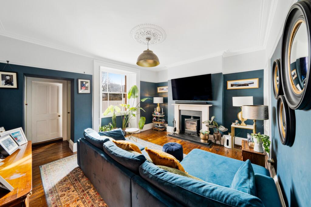 Camden Terrace, Bristol, BS8 - More