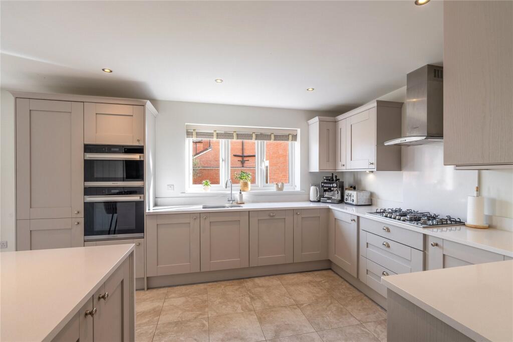 House in Telford, Waters Upton - View 4