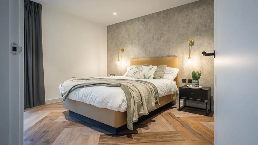 Apartment in Manchester - View 3