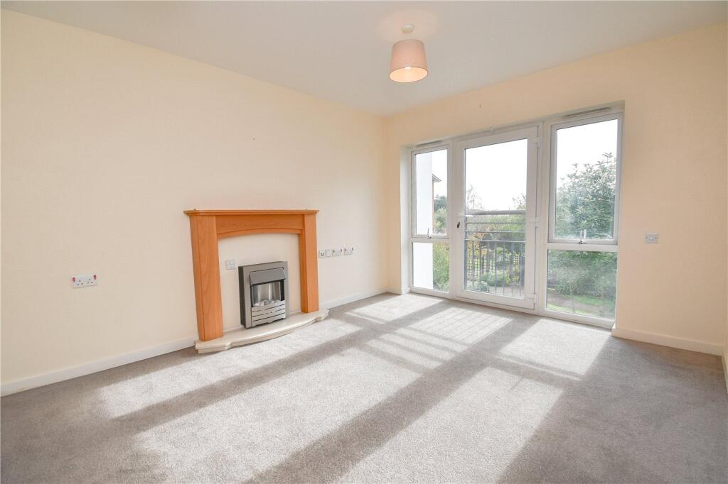 Apartment in Ellesmere Port, Whitby - View 2
