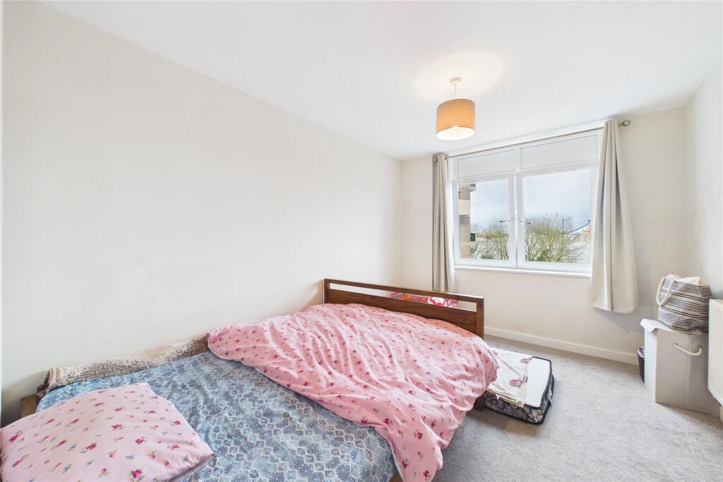 Apartment in Reading - More