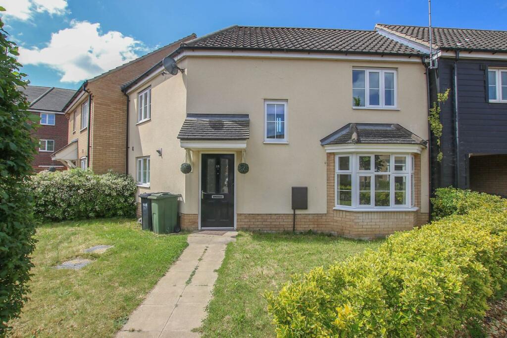 3-bed terraced on Russell Close, King's Lynn, PE30, £219,950
