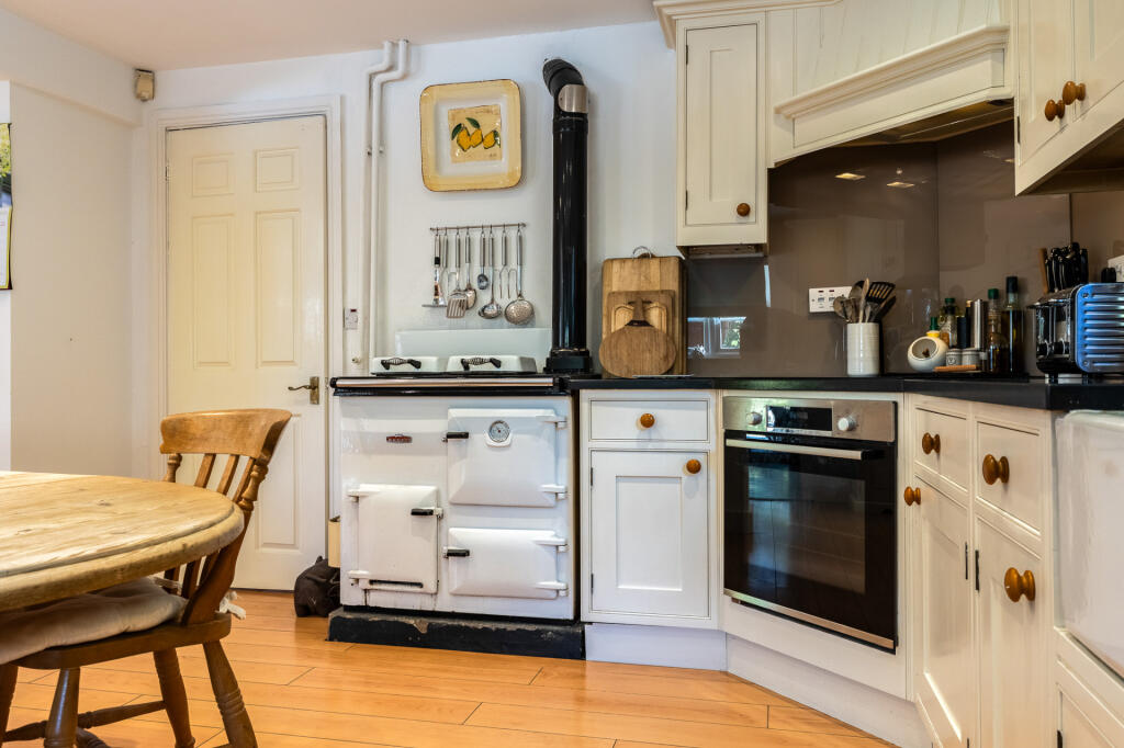 House in Worcester - View 5