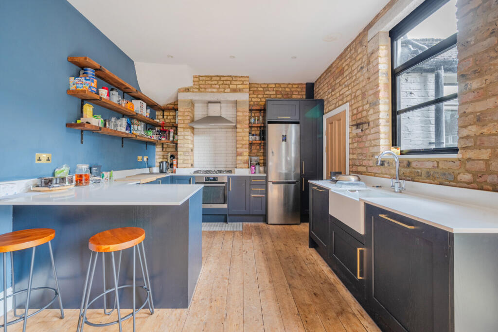 Main image of property: Glasford Street, London, SW17