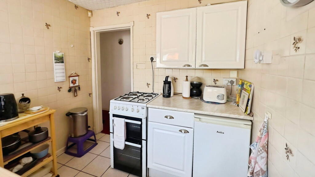 House in Broxtowe, Eastwood - More