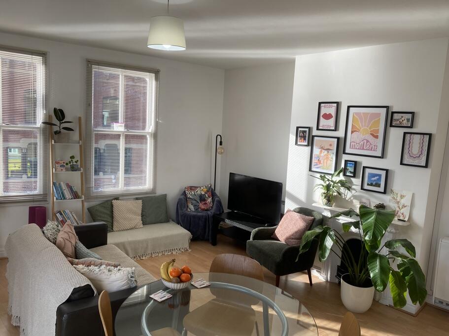 Main image of property: Bridge End, Leeds City Centre