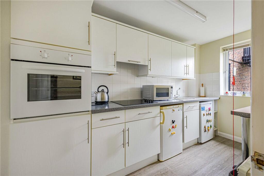 Apartment in London - View 2
