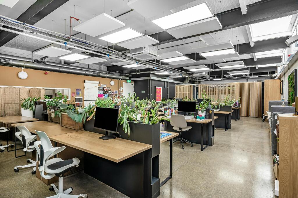OFFICE 1.jpg