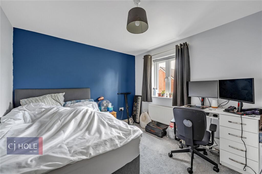5 bedroom terraced house for rent