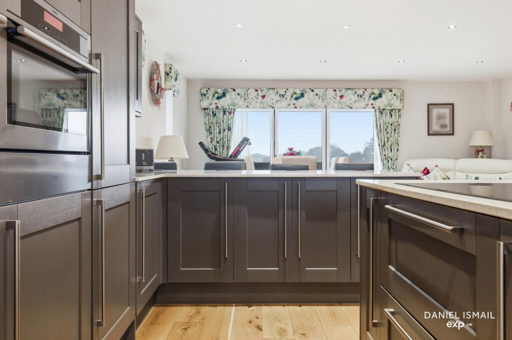 House in Southend-on-Sea - View 2