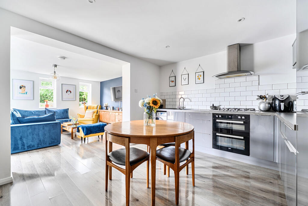 Apartment in Dacorum, Kings Langley - More