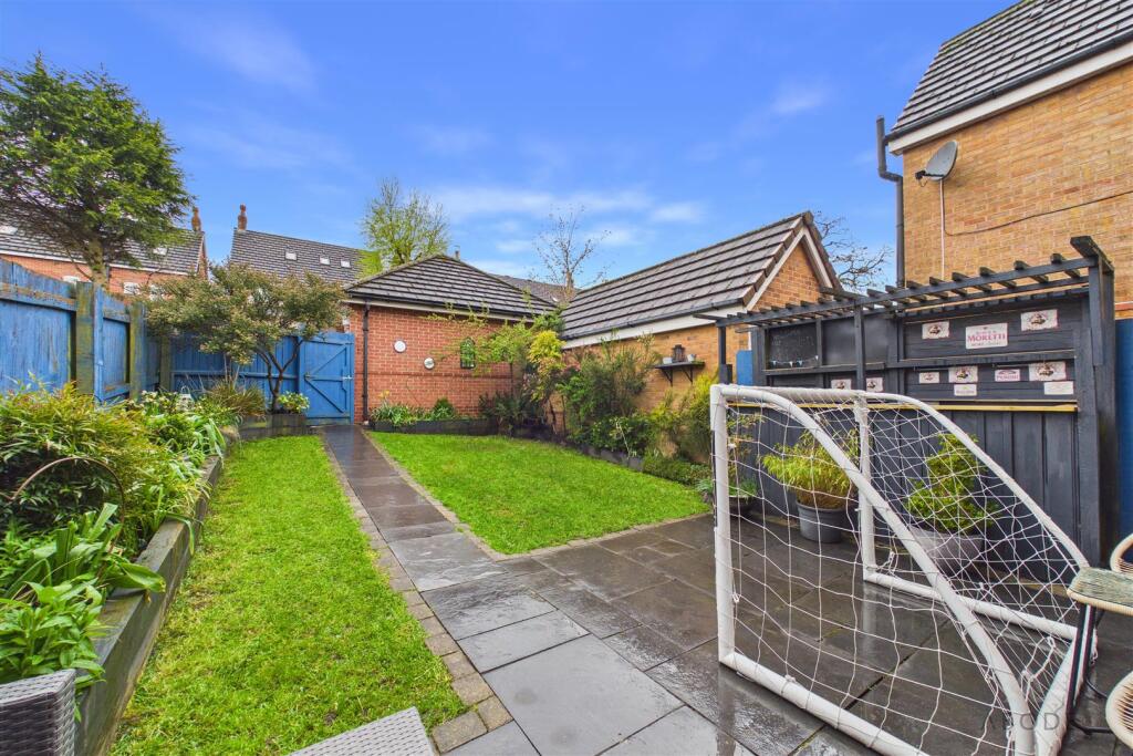 House in Stafford, Fulford - View 4