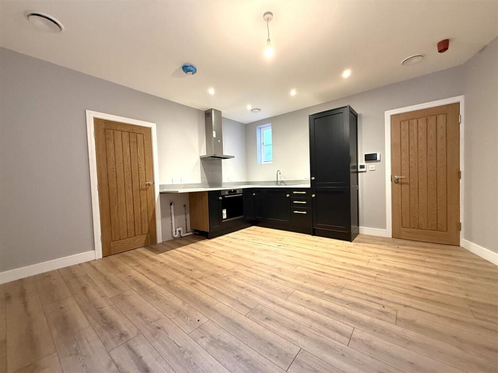 Main image of property: Apartment 2, 25 Market Place, Gainsborough