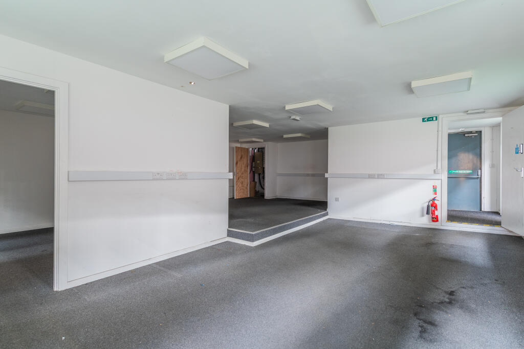 Unit 6 Trident Trade Park, Cardiff WEB-13.jpg