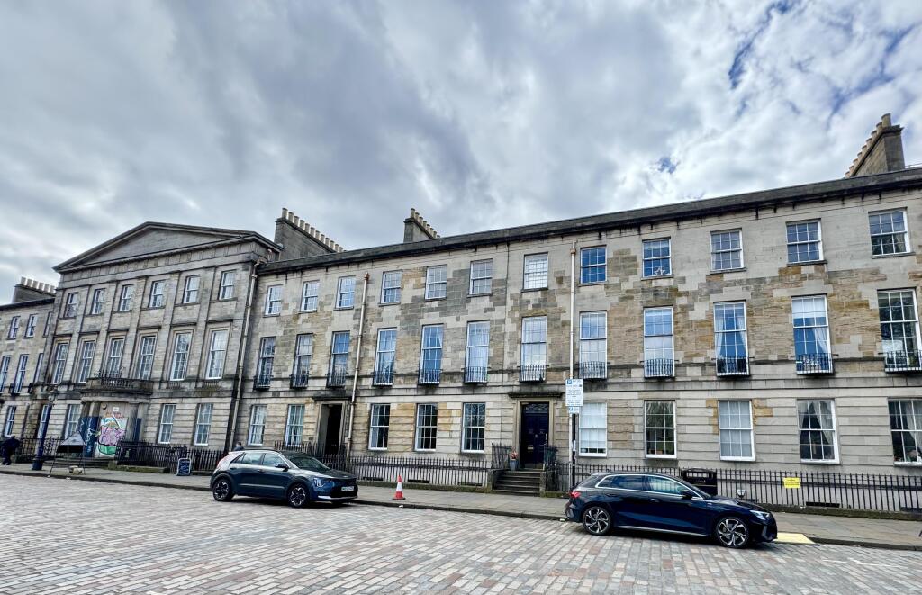 Main image of property: Carlton Place, G5