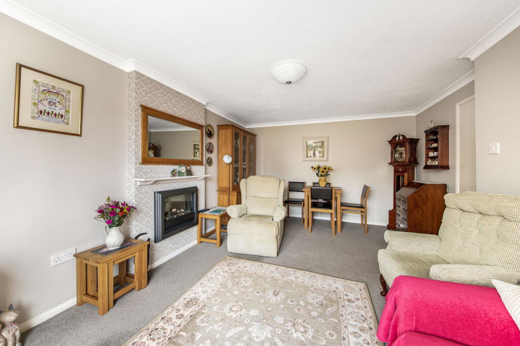 House in Kings Sutton, West Northamptonshire - View 5