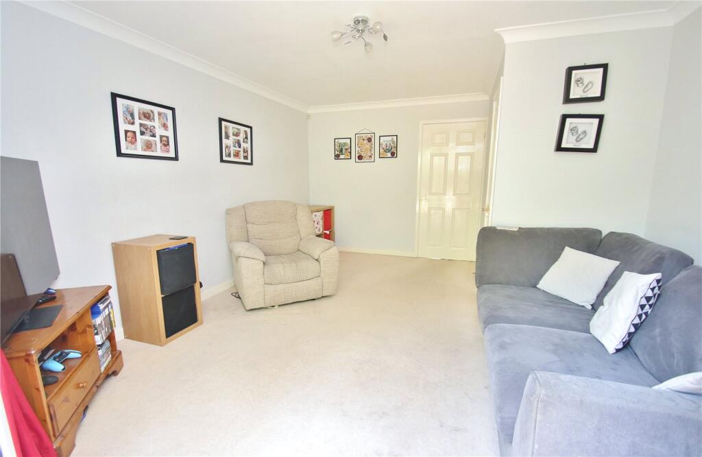 Liederbach Drive, Verwood, Dorset, BH31 photo 4