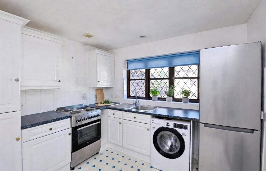 Spring Meadow, New Road, Midhurst, West Sussex, GU29 photo 4