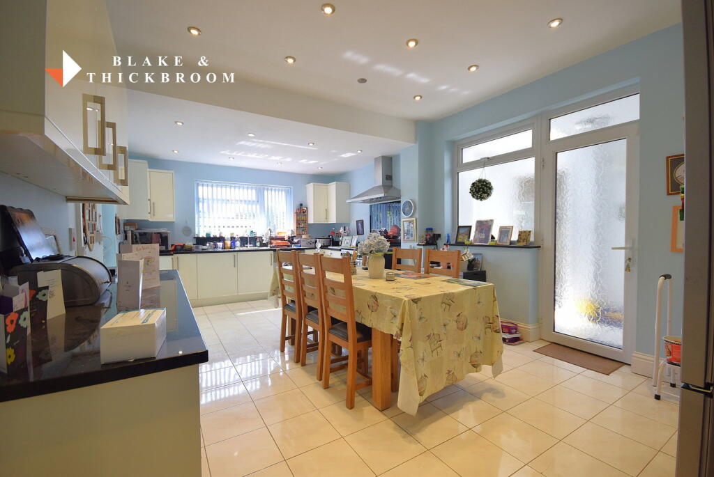 Third Avenue, Clacton-on-sea, CO15 5AP photo 2