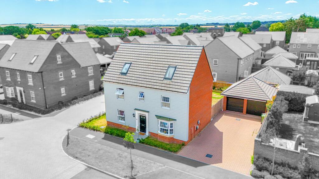 5-bed detached on Hurndall Avenue, North Fambridge, CM3, £800,000