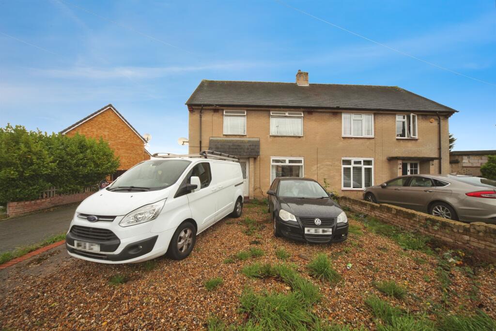 Main image of property: Hanswick Close, Luton
