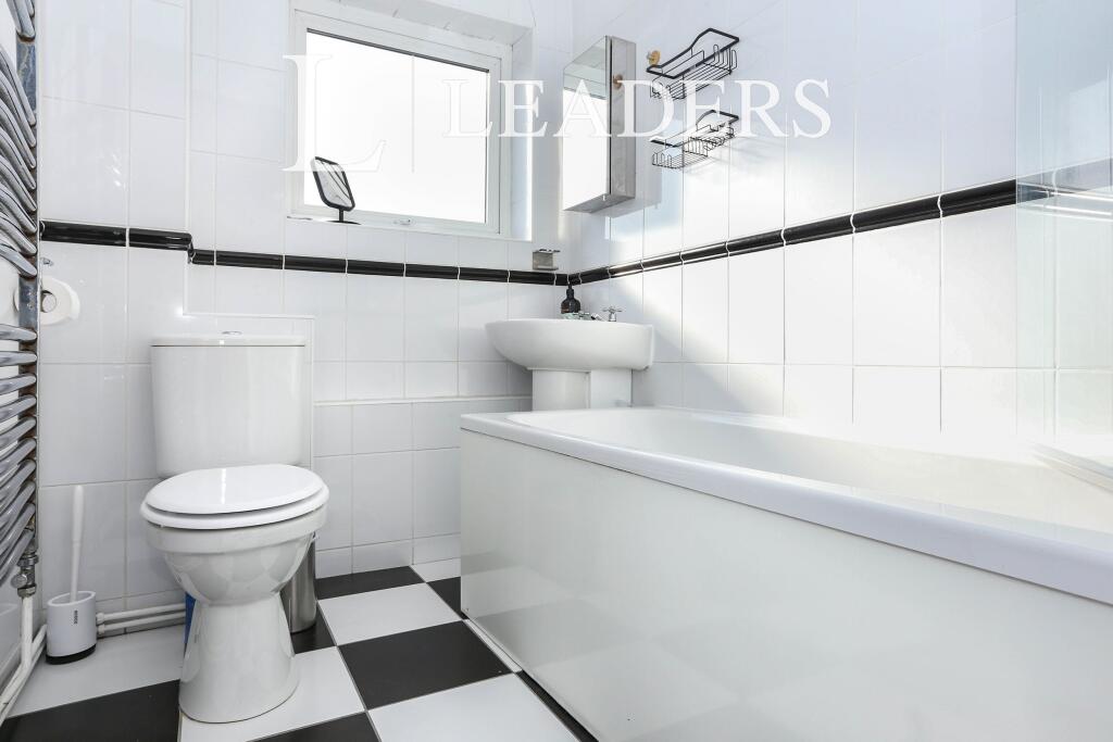 Apartment in London - View 5
