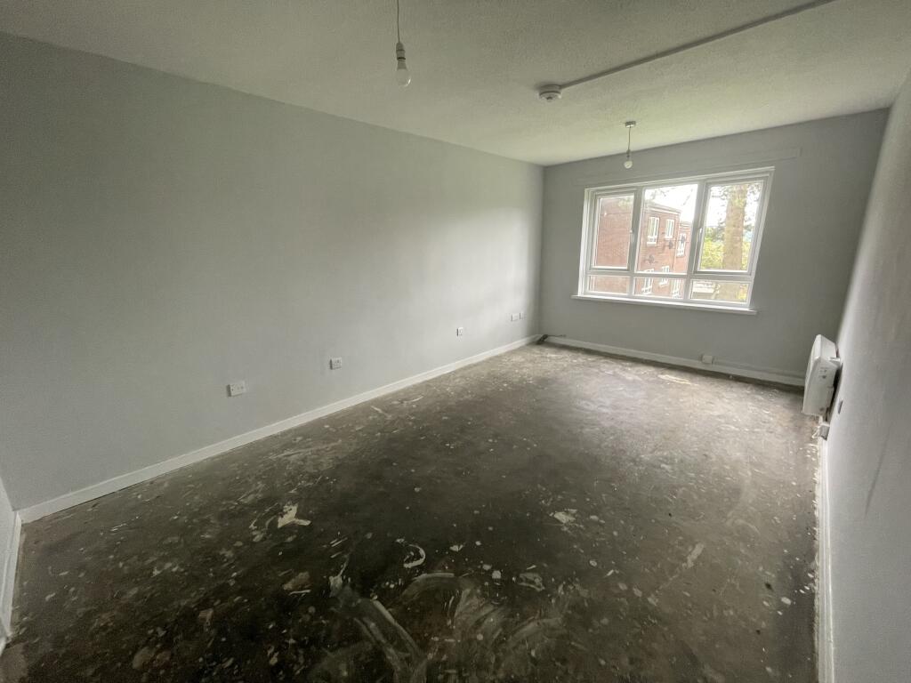 16 Rosemount Walk, Keighley, West Yorkshire BD21 2EE photo 2