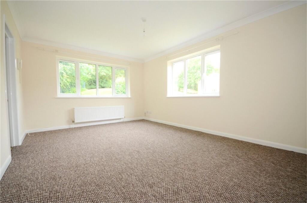 Apartment in Reading - View 3