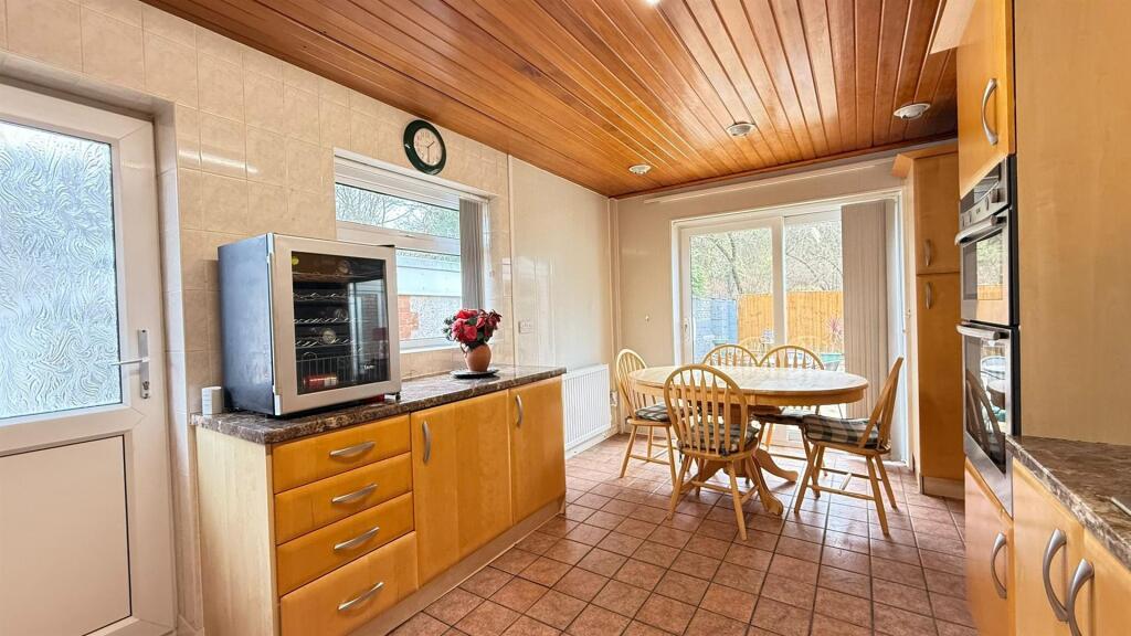 Brynffynon Close, Aberdare photo 4