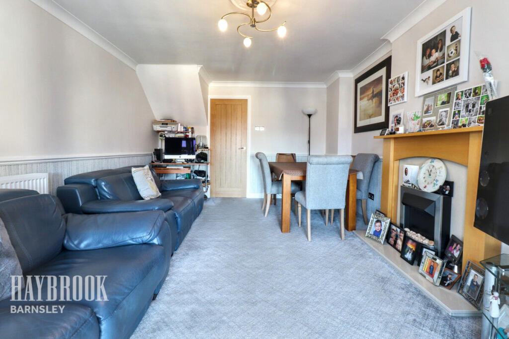 Westbury Close, Redbrook photo 3