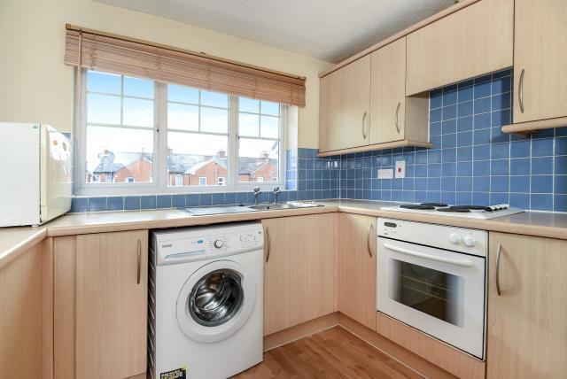 Windsor Court, Newbury - View 3