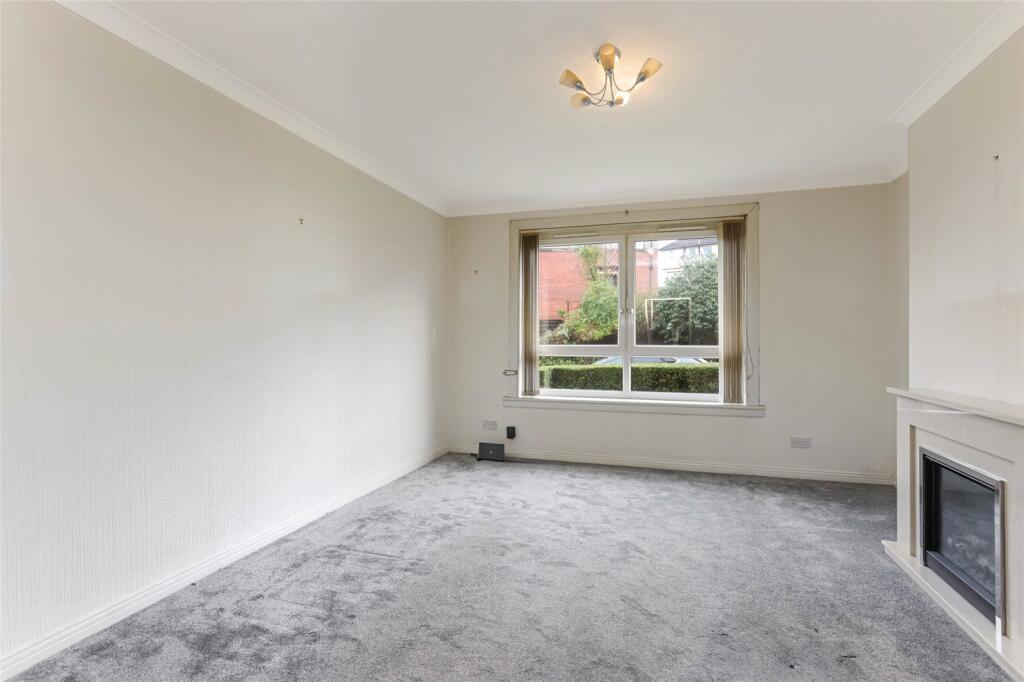 House in Glasgow, South Lanarkshire - More