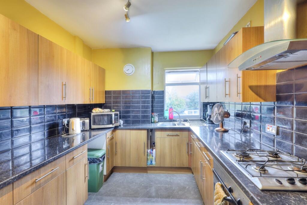 House in Northampton, West Northamptonshire - View 2