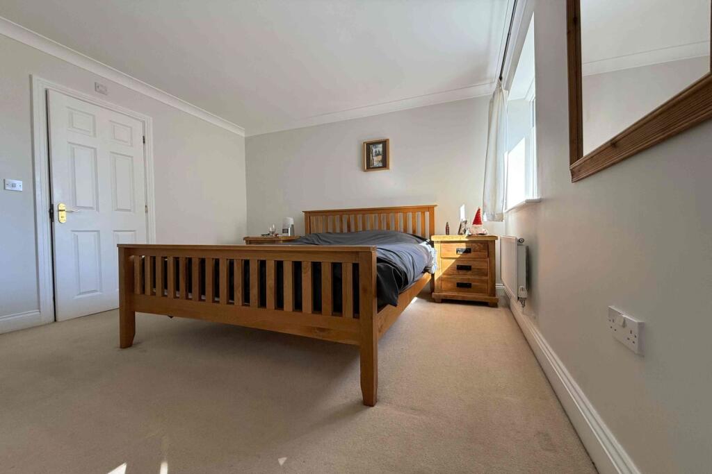 Dew Pond Close, Horsham, West Sussex, RH13 - View 5