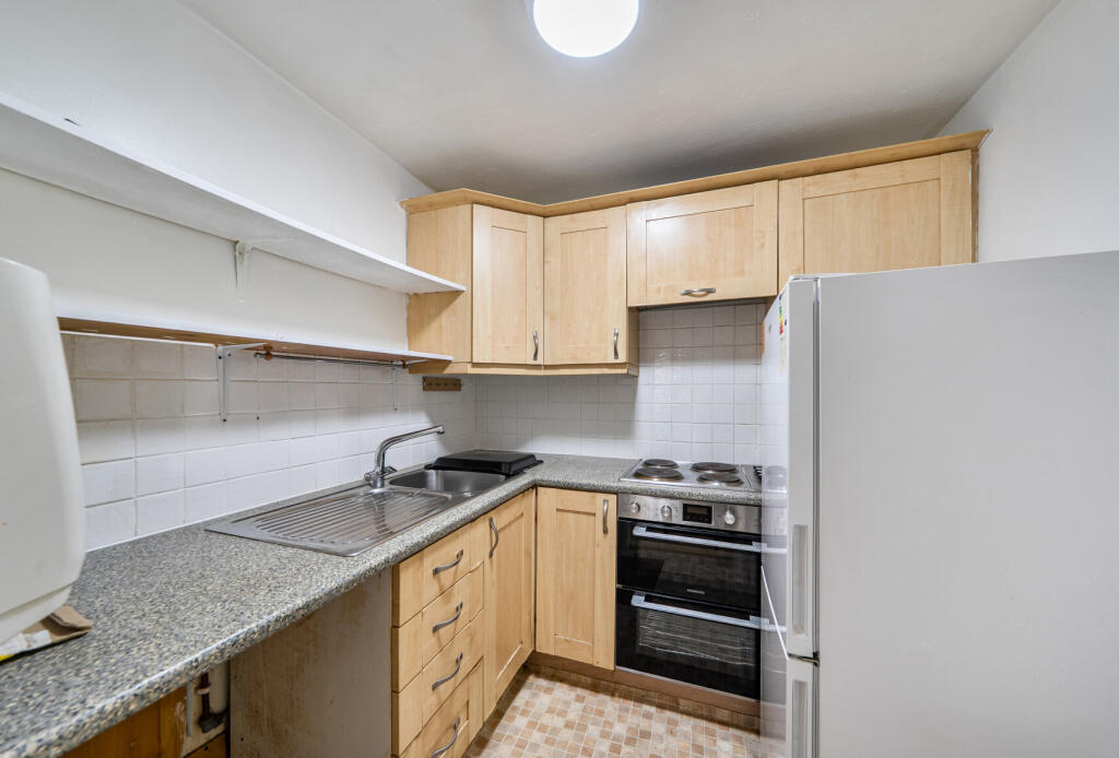 Colwyn Green, Snowdon Drive, London, NW9 - View 5