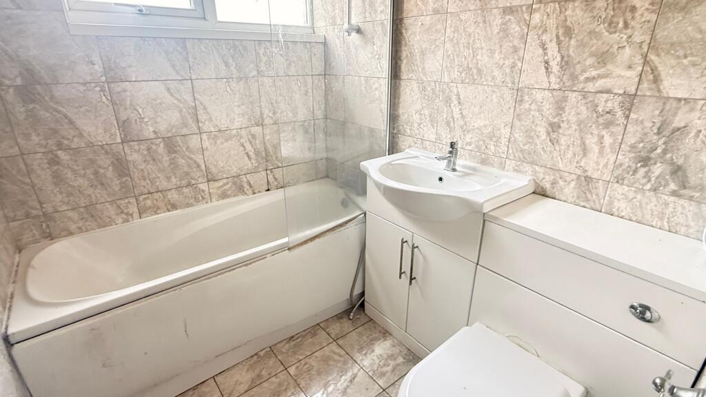 Apartment in Birmingham, West Midlands - More