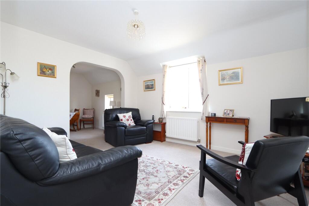 Oriel Close, Wolverton, MK12 photo 4