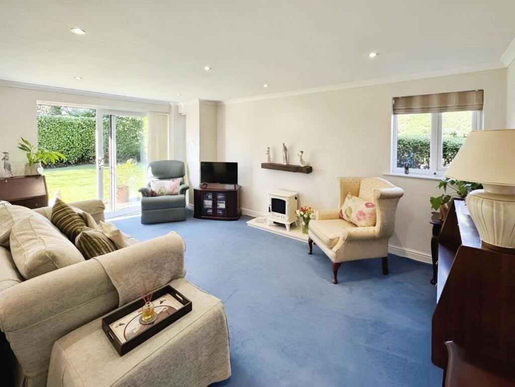 Glenbourne Park, Bramhall, SK7 photo 3
