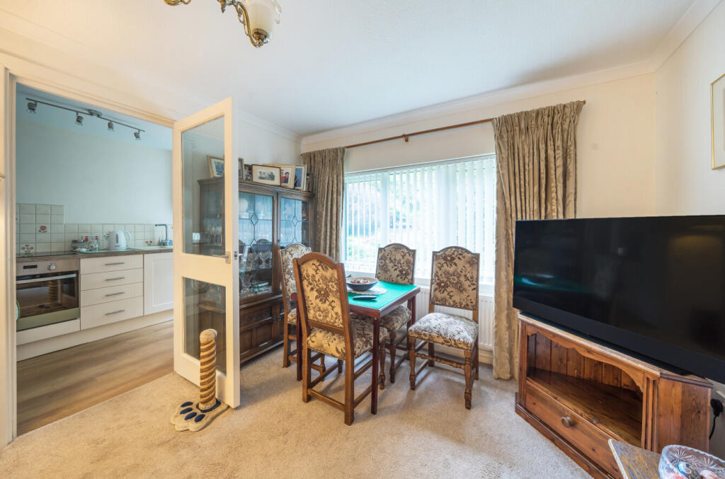 Apartment in Gloucester - View 3