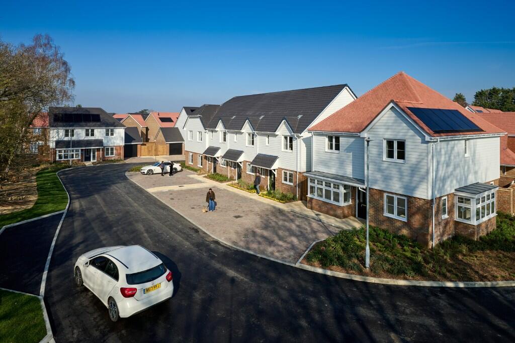 Main image of property: Badsell Road,
Paddock Wood,
Kent,
TN12 6LP