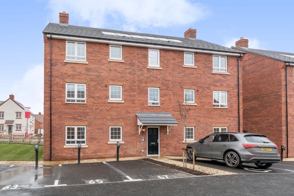 Main image of property: Kingston Grange Drive, Upper Lighthorne, Leamington Spa, Warwickshire, CV33