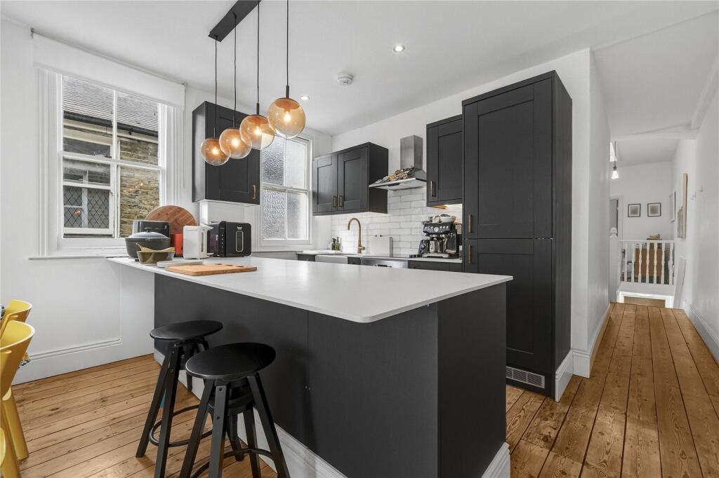 Apartment in London - More