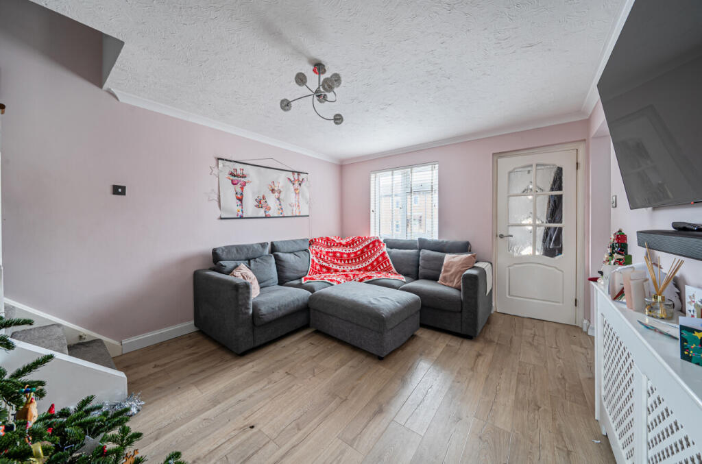 Rushmoor Gardens, Calcot, Reading photo 3