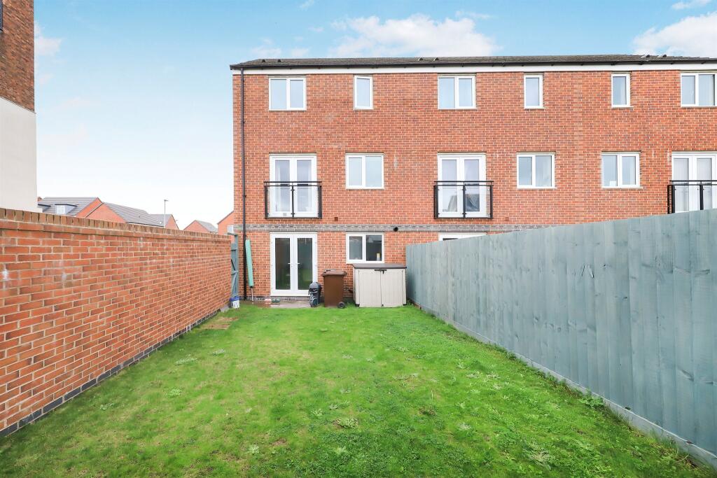 Oulton Drive, Oxley, Wolverhampton photo 2
