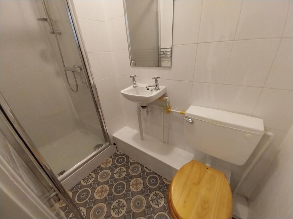 Apartment in Cardiff, Grangetown - View 5
