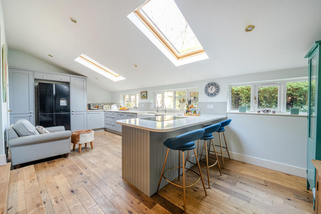House in Helmdon, West Northamptonshire - More
