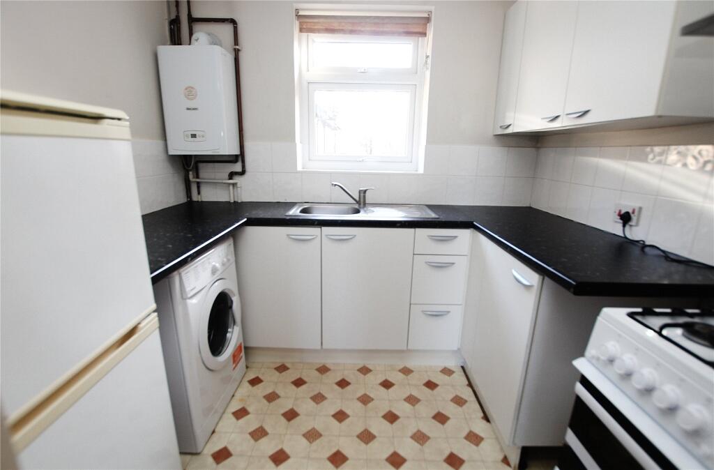 Apartment in Woking, Surrey - View 2